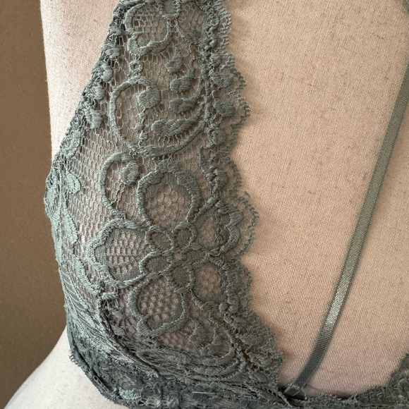 Lace bralette in dark sage - Picture 6 of 8